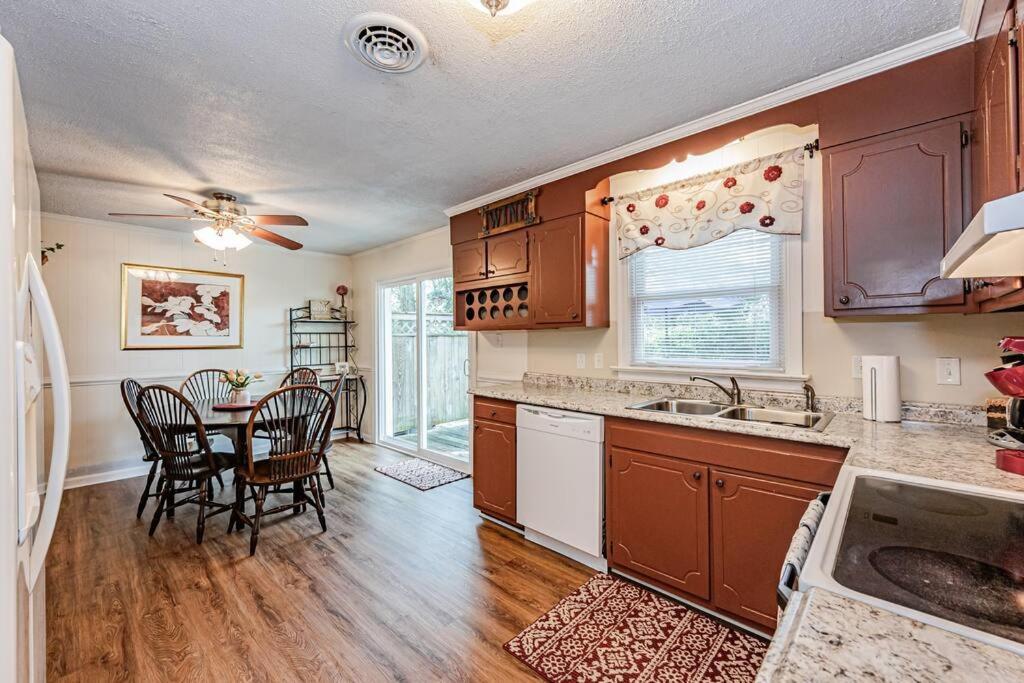 Kelly'S Comfortable Quinton Home エクステリア 写真